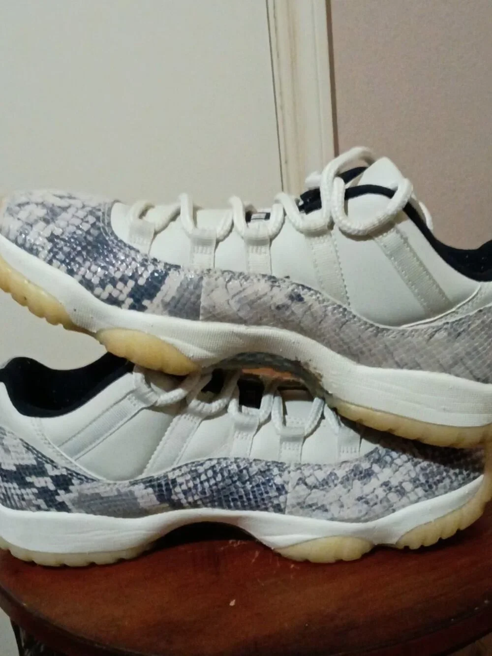 Nike Air Jordan 11 Low Snakeskin Light Bone CD6846-002 Men's Size 8